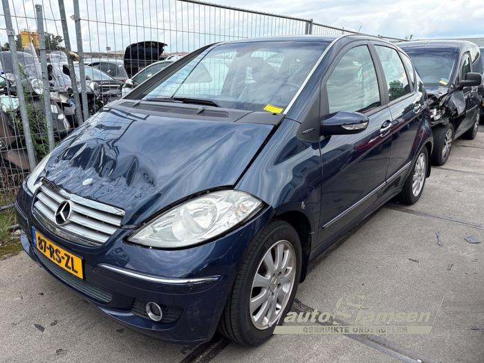 Skärmspegel, vänster från en Mercedes-Benz A (W169) 2.0 A-200 5-Drs. 2005