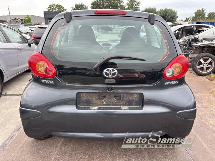 Achterbumper van een Toyota Aygo (B10) 1.0 12V VVT-i 2008