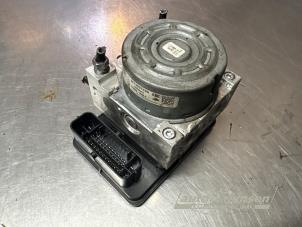 Używane Pompa ABS Citroen C3 (SC) 1.2 VTi 82 12V Cena € 75,00 Procedura marży oferowane przez Auto Samsen B.V.