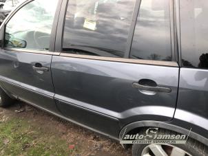 Gebruikte Portier 4Deurs links-achter Ford Fusion 1.6 16V Prijs € 75,00 Margeregeling aangeboden door Auto Samsen B.V.