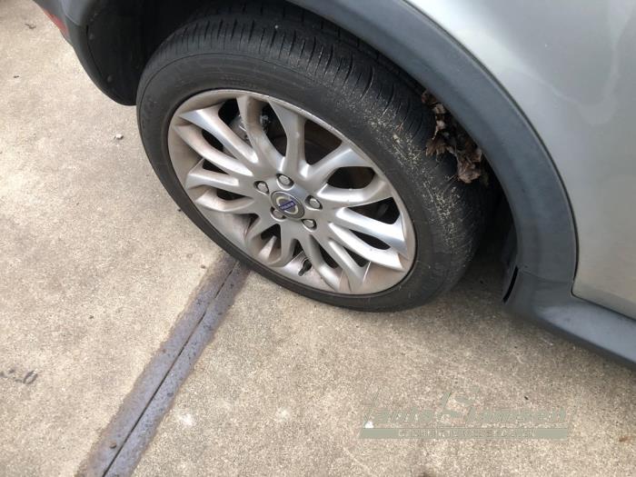 Hjuluppsättning + däck från en Volvo C30 (EK/MK) 2.0 D 16V 2007