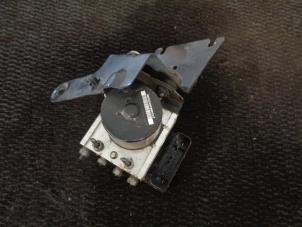 Gebruikte ABS Pomp Renault Twingo II (CN) 1.2 Prijs € 40,00 Margeregeling aangeboden door Westerhof autodemontage