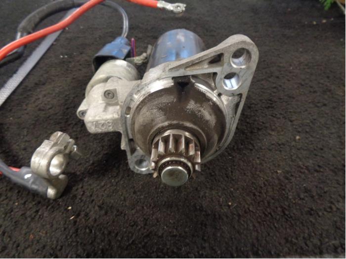 Startmotor från en Volkswagen Passat Variant (365) 1.4 TSI 16V 2010