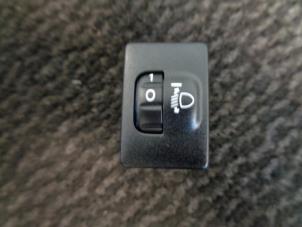 Gebruikte Schakelaar Koplamp Ihv Peugeot 108 1.0 12V VVT-i Prijs € 10,00 Margeregeling aangeboden door Westerhof autodemontage