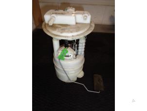 Begagnade Bensinpump Renault Clio IV Estate/Grandtour (7R) Pris € 50,00 Marginaltabell erbjuds av Westerhof autodemontage