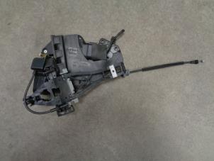 Gebruikte Slotmechaniek Portier 4Deurs links-achter Volvo V50 (MW) 2.0 D 16V Prijs € 40,00 Margeregeling aangeboden door Westerhof autodemontage