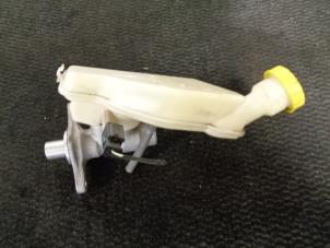 Gebruikte Hoofdremcilinder Citroen C3 Picasso (SH) 1.6 HDi 90 Prijs € 20,00 Margeregeling aangeboden door Westerhof autodemontage