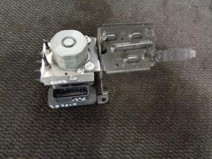 Używane Pompa ABS Volkswagen Polo V (6R) 1.2 TDI 12V BlueMotion Cena € 50,00 Procedura marży oferowane przez Westerhof autodemontage