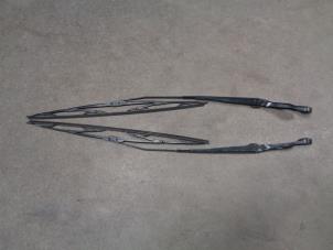 Gebruikte Ruitenwisserarm voor Opel Meriva 1.4 16V Twinport Prijs € 10,00 Margeregeling aangeboden door Westerhof autodemontage