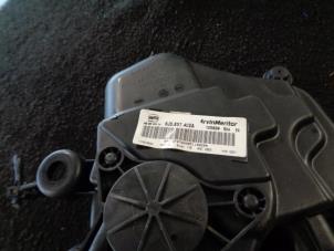 Begagnade Fönstermekanism, 2-dörrars, höger fram Seat Ibiza Pris € 25,00 Marginaltabell erbjuds av Westerhof autodemontage