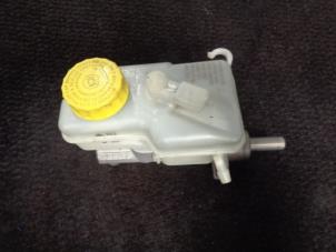 Begagnade Huvudcylinder Seat Ibiza III (6L1) 1.4 16V 85 Pris € 20,00 Marginaltabell erbjuds av Westerhof autodemontage