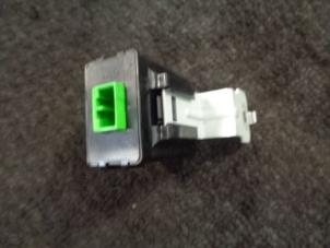 Gebruikte Centrale Deurvergrendelings Module Suzuki Alto 1.0 12V Prijs € 25,00 Margeregeling aangeboden door Westerhof autodemontage