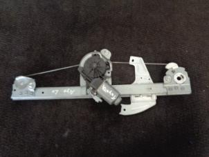 Gebruikte Raammechaniek 4Deurs links-voor Toyota Aygo (B10) 1.0 12V VVT-i Prijs € 25,00 Margeregeling aangeboden door Westerhof autodemontage