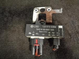 Begagnade Kylfläns, relä Volkswagen Polo V (6R) 1.2 12V BlueMotion Technology Pris € 15,00 Marginaltabell erbjuds av Westerhof autodemontage