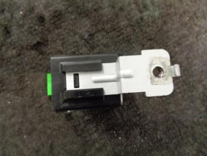 Gebruikte Centrale Deurvergrendelings Module Suzuki Alto 1.0 12V Prijs € 25,00 Margeregeling aangeboden door Westerhof autodemontage