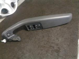 Gebruikte Elektrisch Raam Schakelaar Audi A6 (C6) 2.4 V6 24V Prijs € 40,00 Margeregeling aangeboden door Westerhof autodemontage