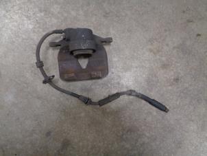 Gebruikte Remklauw (Tang) links-voor Peugeot 308 (L3/L8/LB/LH/LP) 2.0 GT HDi, Blue HDi 16V Prijs € 40,00 Margeregeling aangeboden door Westerhof autodemontage