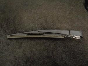 Gebruikte Ruitenwisserarm achter Ford Focus 3 Wagon 1.0 Ti-VCT EcoBoost 12V 125 Prijs € 15,00 Margeregeling aangeboden door Westerhof autodemontage