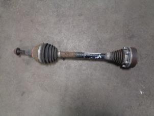 Gebruikte Aandrijfas links-voor Volkswagen Golf VI (5K1) 1.2 TSI BlueMotion Prijs € 40,00 Margeregeling aangeboden door Westerhof autodemontage