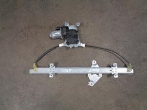 Gebruikte Raammechaniek 4Deurs links-voor Nissan Note (E11) 1.4 16V Prijs € 25,00 Margeregeling aangeboden door Westerhof autodemontage