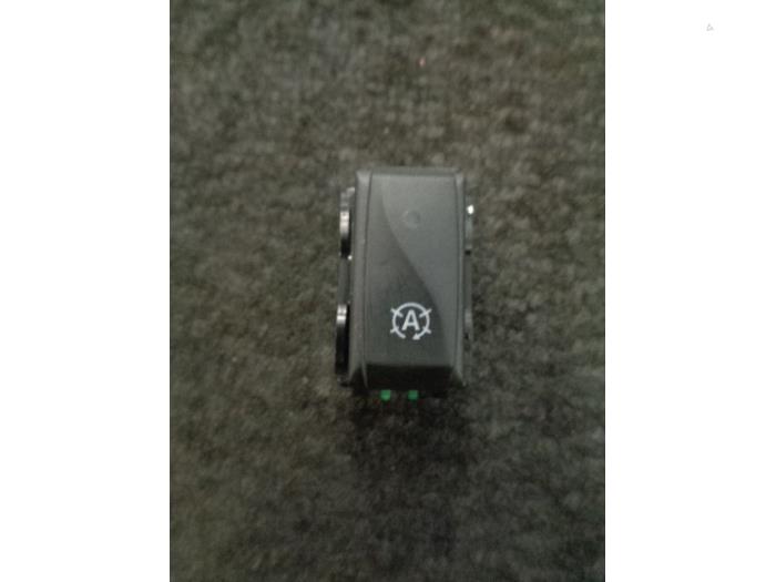 ASR-brytare från en Renault Clio IV Estate/Grandtour (7R) 0.9 Energy TCE 90 12V 2019