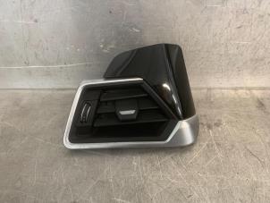 Begagnade Luftmunstycke, instrumentbräda BMW 3-Serie Pris € 30,00 Marginaltabell erbjuds av Mettler BV