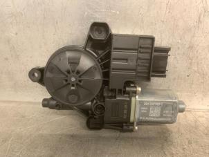 Gebruikte Raammotor Portier Volkswagen Taigo 1.0 TSI 95 12V Prijs € 20,00 Margeregeling aangeboden door Mettler BV