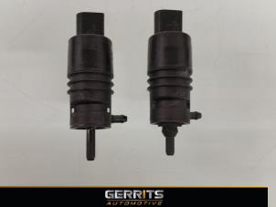 Gebruikte Ruitensproeierpomp voor Suzuki Swift (ZA/ZC/ZD) 1.2 16V Prijs € 21,98 Margeregeling aangeboden door Gerrits Automotive BV