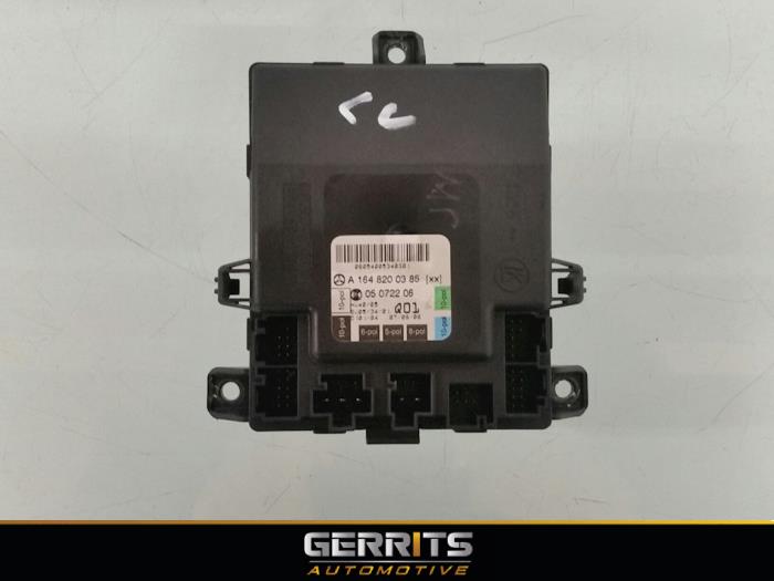 Centrallåsmodul från en Mercedes-Benz ML II (164/4JG) 6.2 63 AMG 4-Matic V8 32V 2006