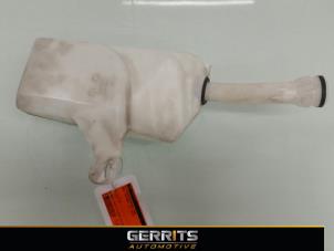 Gebruikte Ruitensproeiertank voor Opel Insignia 2.0 Turbo 16V Ecotec Prijs € 21,98 Margeregeling aangeboden door Gerrits Automotive BV