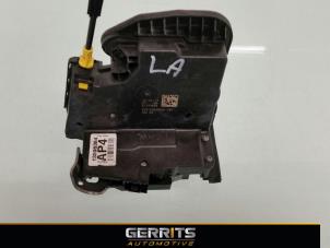 Gebruikte Deurslot Mechaniek 4Deurs links-achter Opel Astra K 1.4 Turbo 16V Prijs € 48,40 Margeregeling aangeboden door Gerrits Automotive BV