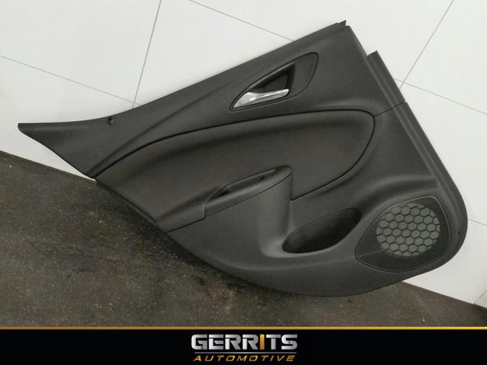 List, bakdörr, 4-dörrars, vänster från en Opel Astra K 1.4 Turbo 16V 2017