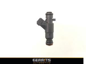 Używane Wtryskiwacz (wtrysk benzyny) Opel Corsa C (F08/68) 1.0 12V Cena € 21,98 Procedura marży oferowane przez Gerrits Automotive BV