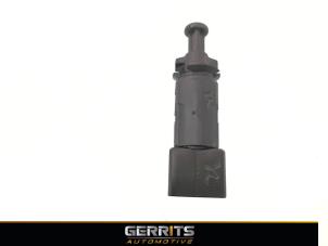 Używane Przelacznik swiatel stopu Dacia Sandero I (BS) 1.4 Cena € 21,98 Procedura marży oferowane przez Gerrits Automotive BV