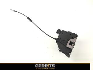 Begagnade Dörrlåsmekanism, 4-dörrars, höger fram Opel Corsa D 1.3 CDTi 16V ecoFLEX Pris € 19,99 Marginaltabell erbjuds av Gerrits Automotive BV