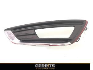 Używane Kratka zderzaka Ford Focus 3 Wagon 1.5 TDCi Cena € 21,98 Procedura marży oferowane przez Gerrits Automotive BV