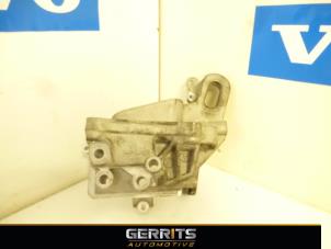 Używane Wspornik silnika Volvo V40 (MV) 1.6 T4 GTDi 16V Cena € 21,98 Procedura marży oferowane przez Gerrits Automotive BV