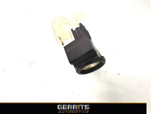 Używane Modul immobilizera Ford Focus 3 Wagon 1.6 TDCi Cena € 21,98 Procedura marży oferowane przez Gerrits Automotive BV