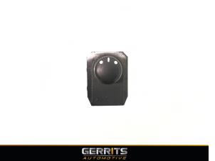 Gebruikte Spiegel Schakelaar Suzuki Swift (ZA/ZC/ZD1/2/3/9) 1.3 VVT 16V Prijs € 21,98 Margeregeling aangeboden door Gerrits Automotive BV