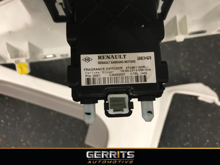 Dashboard deel van een Renault Zoé (AG) 43kW 2014