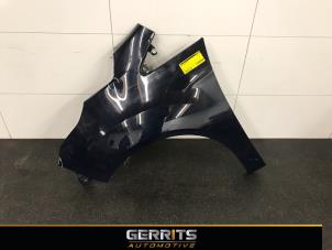 Używane Ekran lewy przód Ford B-Max (JK8) 1.0 EcoBoost 12V 100 Cena € 99,00 Procedura marży oferowane przez Gerrits Automotive BV