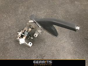 Gebruikte Handremhendel Hyundai iX35 (LM) 1.6 GDI 16V Prijs € 54,98 Margeregeling aangeboden door Gerrits Automotive BV