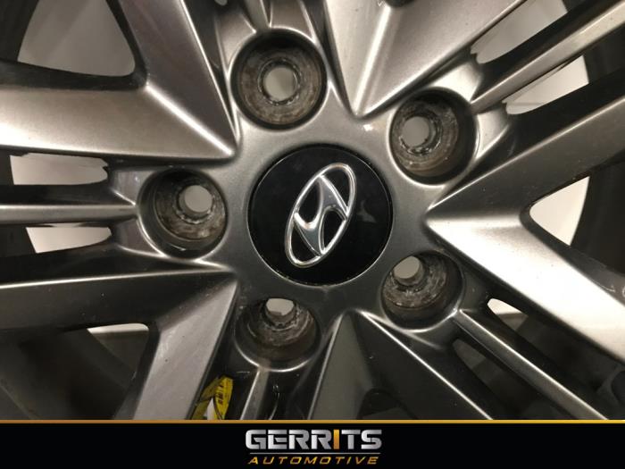 Velg + Band van een Hyundai iX35 (LM) 1.6 GDI 16V 2015