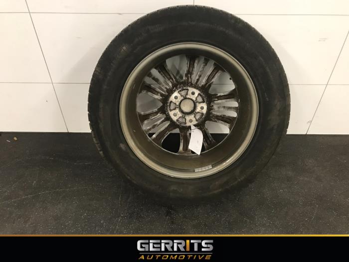 Velg + Band van een Hyundai iX35 (LM) 1.6 GDI 16V 2015