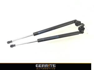 Gebruikte Gasdemperset Achterklep Mazda CX-5 I (KE,GH) 2.0 SkyActiv-G 16V 2WD Prijs € 27,48 Margeregeling aangeboden door Gerrits Automotive BV