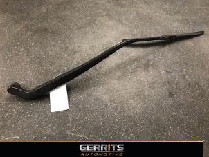 Gebruikte Ruitenwisserarm voor Mazda CX-5 I (KE,GH) 2.0 SkyActiv-G 16V 2WD Prijs € 27,48 Margeregeling aangeboden door Gerrits Automotive BV