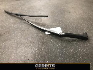 Gebruikte Ruitenwisserarm voor Mazda CX-5 I (KE,GH) 2.0 SkyActiv-G 16V 2WD Prijs € 27,48 Margeregeling aangeboden door Gerrits Automotive BV