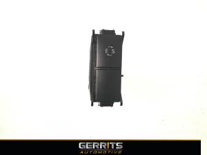 Gebruikte Schakelaar Mercedes E (W212) E-200 CDI 16V BlueEfficiency,BlueTEC Prijs € 21,98 Margeregeling aangeboden door Gerrits Automotive BV