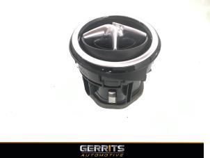 Gebruikte Luchtrooster Dashboard Mercedes B (W246) 1.6 B-180 BlueEFFICIENCY Turbo 16V Prijs € 32,98 Margeregeling aangeboden door Gerrits Automotive BV