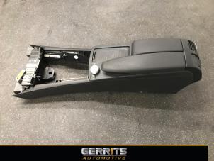 Gebruikte Middenconsoles Mercedes C Estate (S204) 2.2 C-200 CDI 16V BlueEFFICIENCY Prijs € 109,98 Margeregeling aangeboden door Gerrits Automotive BV